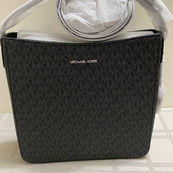 Selling Mk bag - Picture 4 of 5